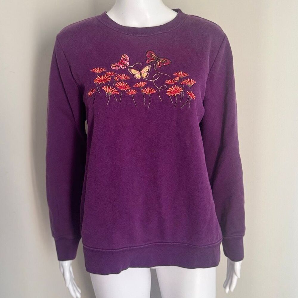 Vintage 90’s Cottage Core Embroidered Butterfly Sweatshirt Size M